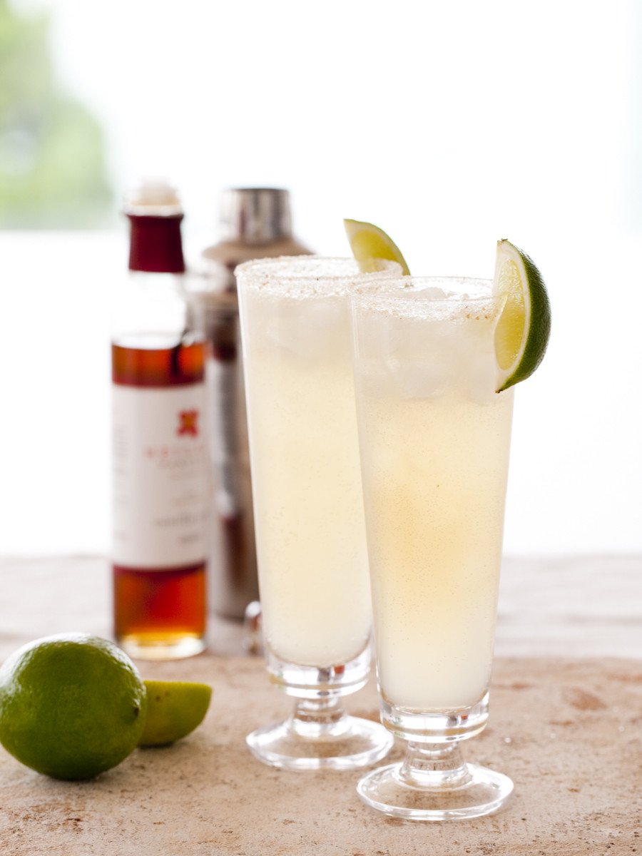 vanilla lime ginger fizz cocktail